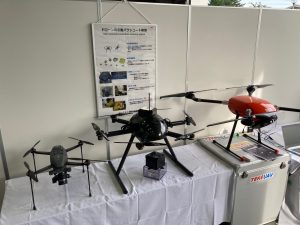 陸上自衛隊富士駐屯地にて開催された「富士調査研究会同」に当社ドローンが展示されました